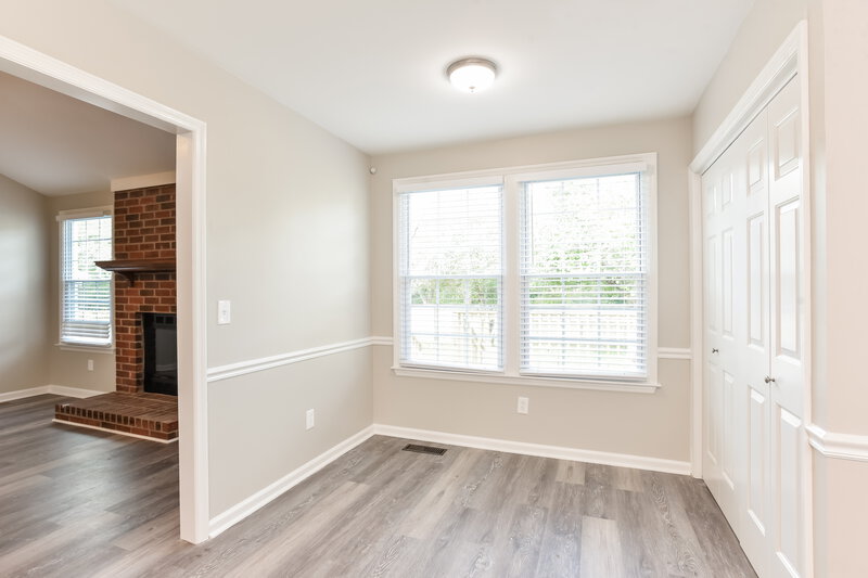 2,110/Mo, 3004 W Towne Village Ct Antioch, TN 37013 Breakfast Nook View