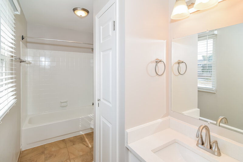 2,025/Mo, 3328 Country Ridge Dr Antioch, TN 37013 Main Bathroom View
