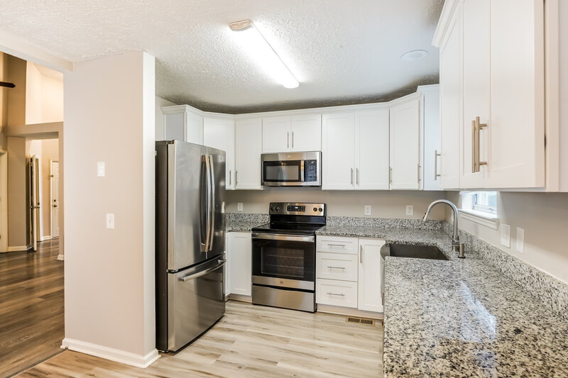 2,220/Mo, 1046 Cedar Creek Village Rd Mount Juliet, TN 37122 Kitchen View