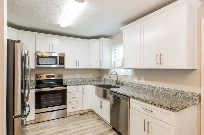 2,220/Mo, 1046 Cedar Creek Village Rd Mount Juliet, TN 37122 Kitchen View 2