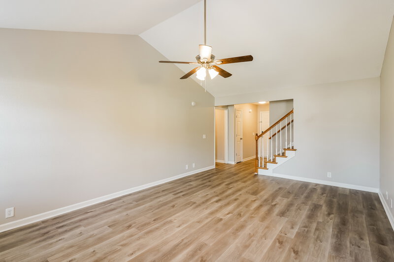 2,326/Mo, 717 Winchester Pl Antioch, TN 37013 Living Room View