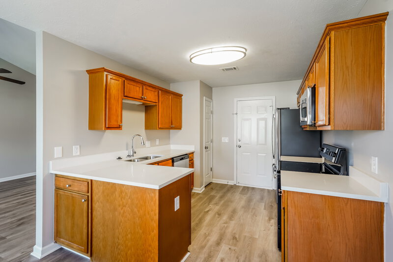 2,326/Mo, 717 Winchester Pl Antioch, TN 37013 Kitchen View 2