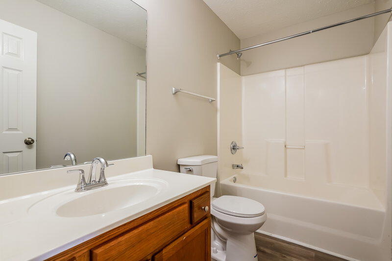 2,326/Mo, 717 Winchester Pl Antioch, TN 37013 Bathroom View