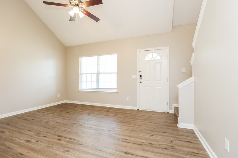 2,020/Mo, 2304 Edge O Lake Dr Antioch, TN 37013 Living Room View 2