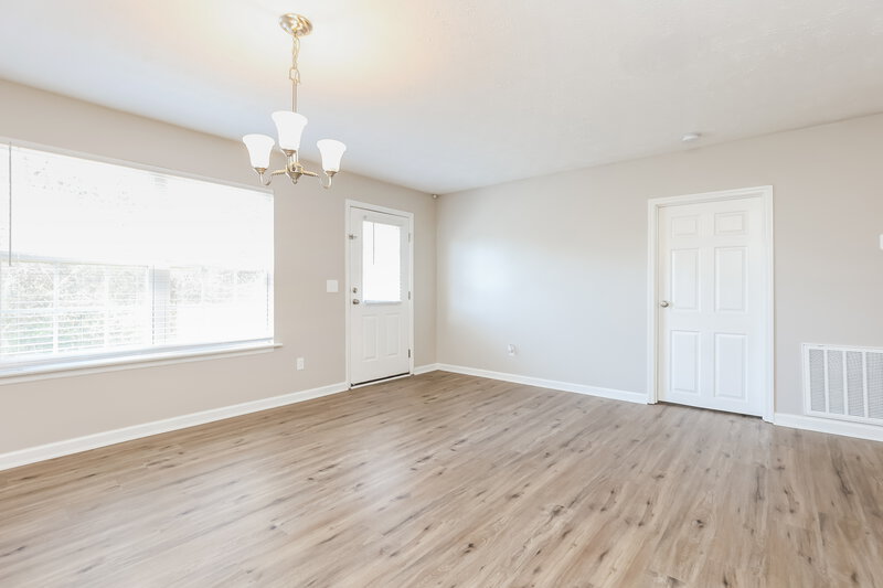 2,020/Mo, 2304 Edge O Lake Dr Antioch, TN 37013 Dining Room View 2