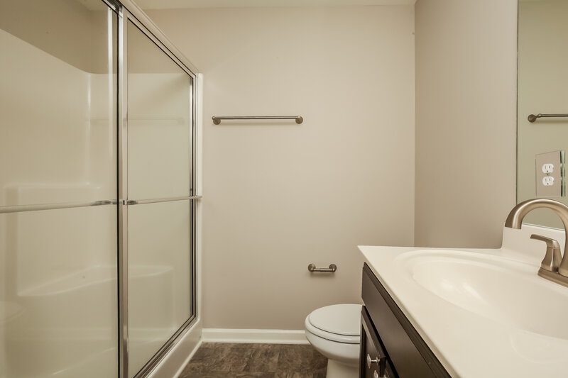 2,110/Mo, 2136 Longhunter Chase Dr Spring Hill, TN 37174 Main Bathroom View