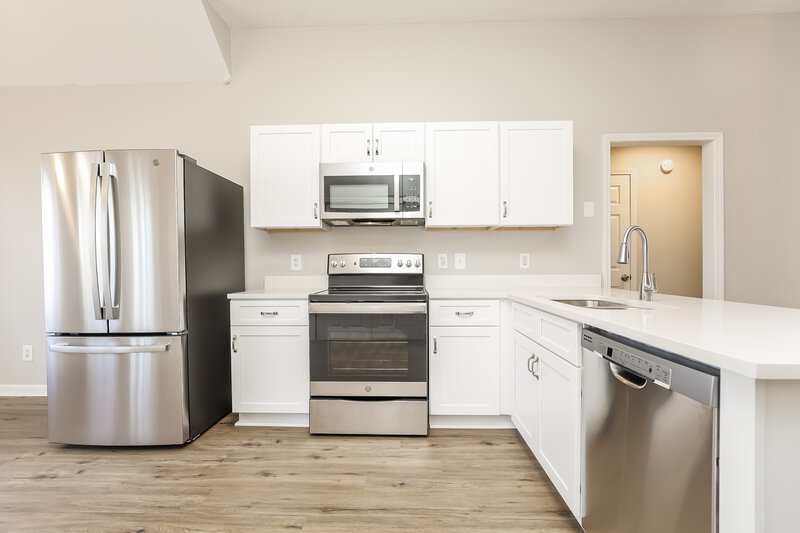 2,155/Mo, 513 Waterford Pl Antioch, TN 37013 Kitchen View 2