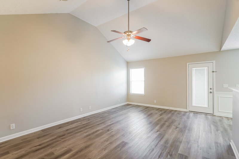 1,860/Mo, 1711 Bellamy Ln Murfreesboro, TN 37128 Living Room View 2