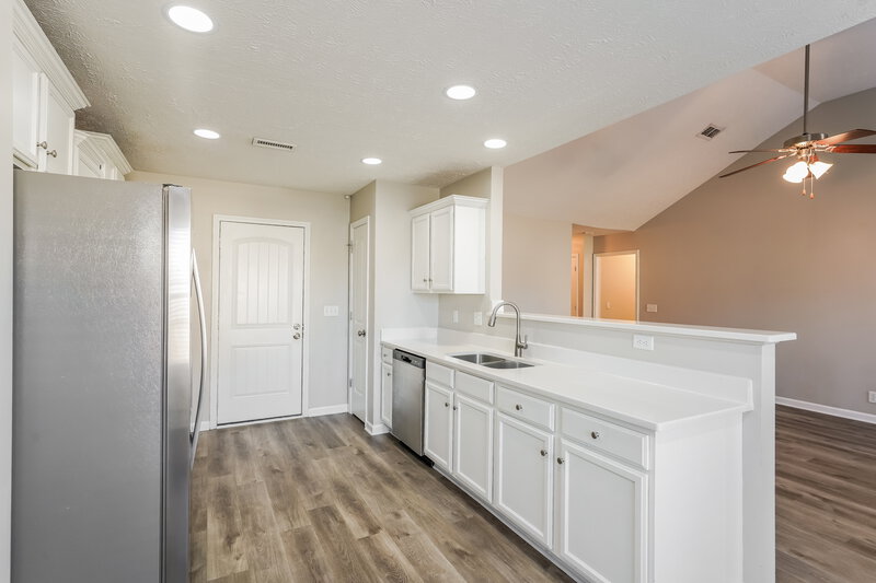 1,860/Mo, 1711 Bellamy Ln Murfreesboro, TN 37128 Kitchen View