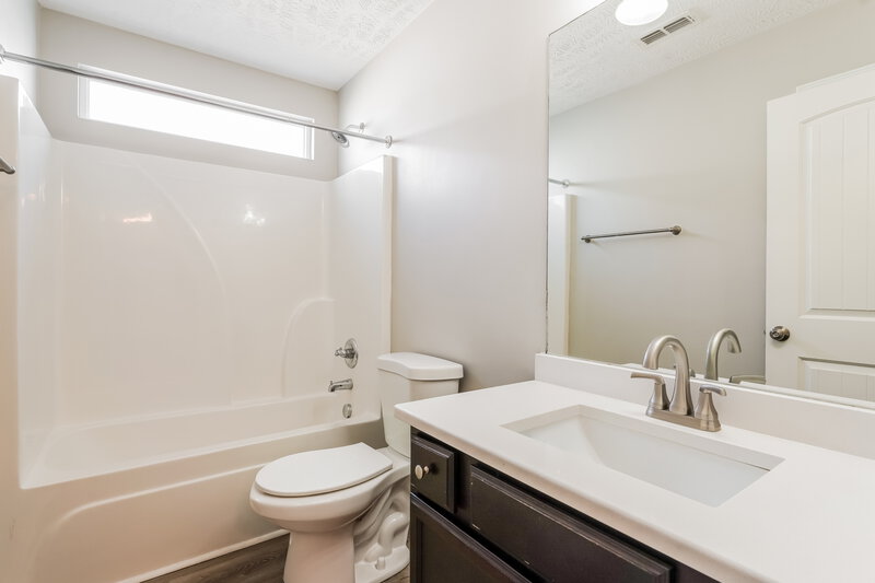 1,860/Mo, 1711 Bellamy Ln Murfreesboro, TN 37128 Bathroom View