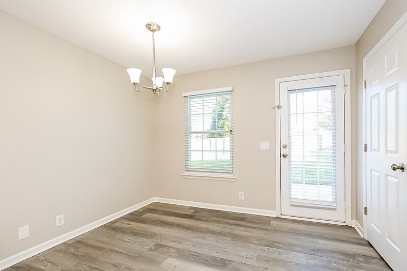 2,960/Mo, 7552 W Winchester Dr Antioch, TN 37013 Dining Room View 2