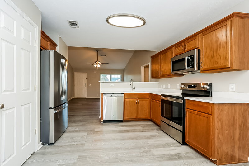 2,960/Mo, 7552 W Winchester Dr Antioch, TN 37013 Kitchen View