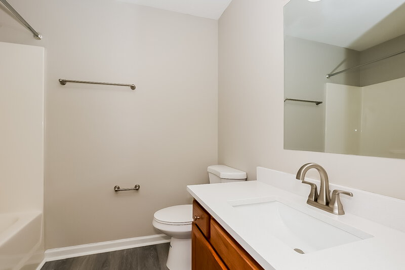 2,960/Mo, 7552 W Winchester Dr Antioch, TN 37013 Bathroom View