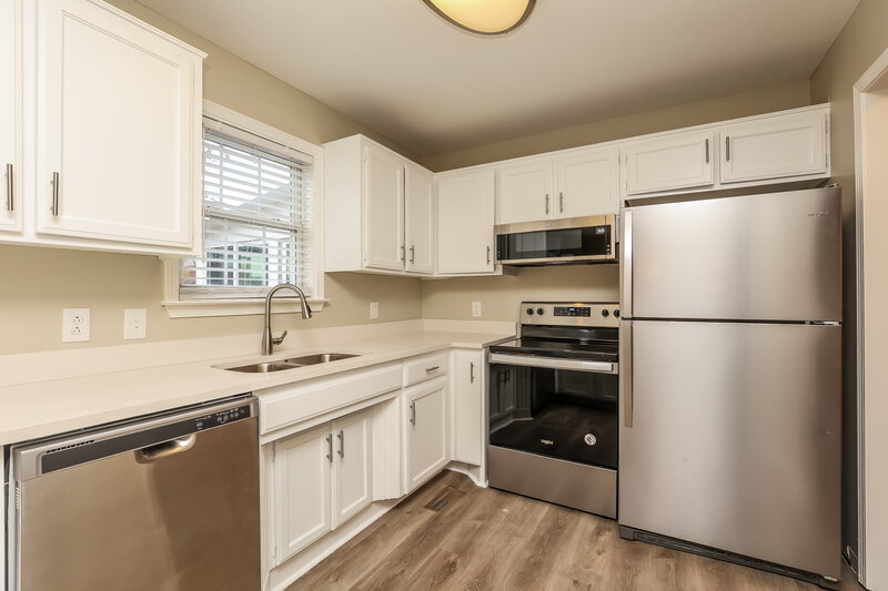 2,350/Mo, 3904 Waterford Way Antioch, TN 37013 Kitchen View 2