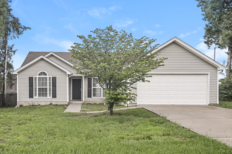 2,115/Mo, 416 Lake Forest Dr La Vergne, TN 37086 External View