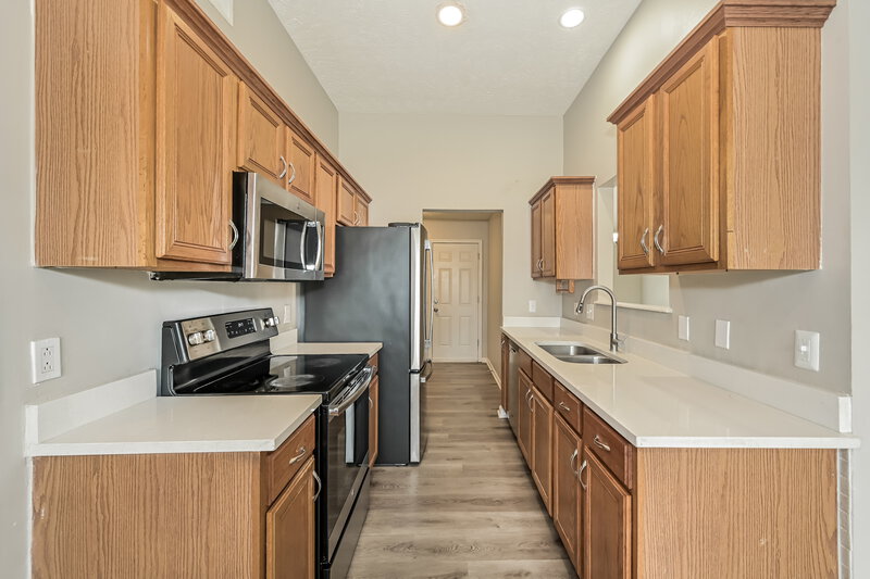 2,115/Mo, 416 Lake Forest Dr La Vergne, TN 37086 Kitchen View