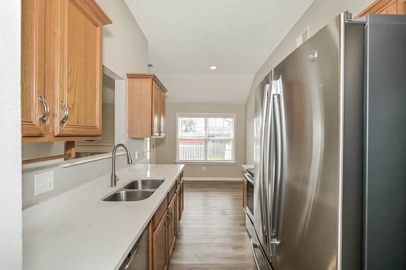2,115/Mo, 416 Lake Forest Dr La Vergne, TN 37086 Kitchen View 2