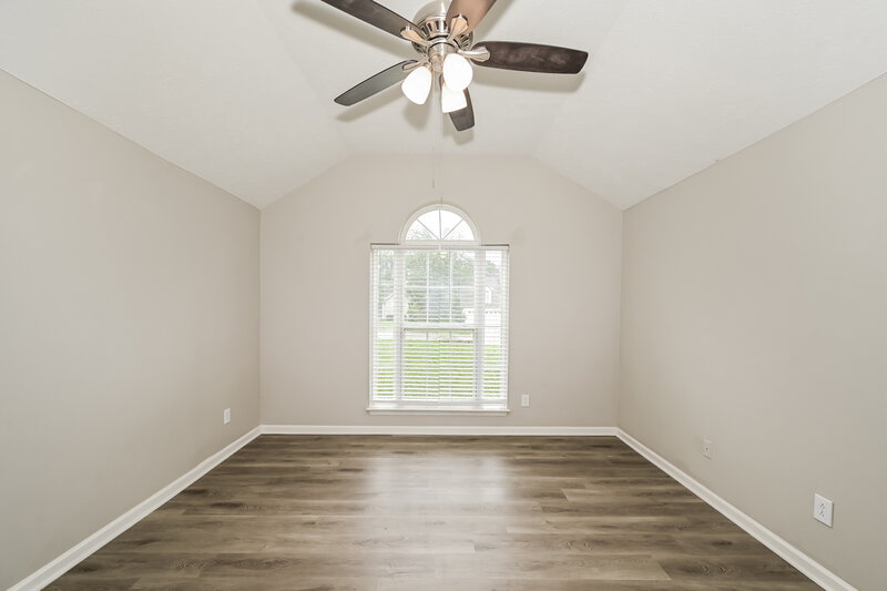 2,115/Mo, 416 Lake Forest Dr La Vergne, TN 37086 Main Bedroom View