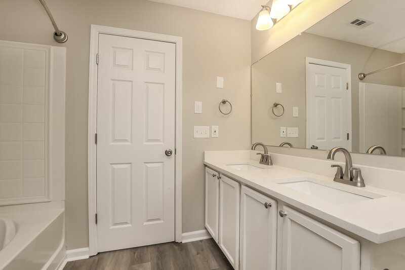 2,165/Mo, 5509 Dory Dr Antioch, TN 37013 Main Bathroom View 2