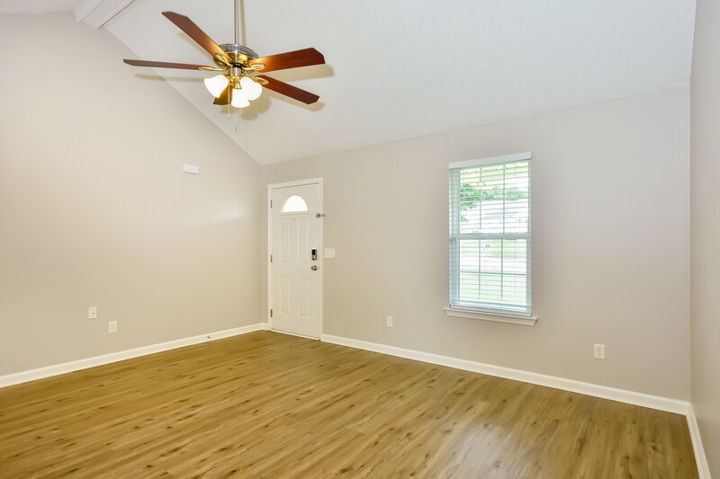 1,870/Mo, 535 Wildwood Dr Smyrna, TN 37167 Living Room View 2