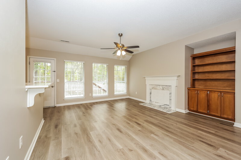 2,090/Mo, 171 Bill Stewart Blvd La Vergne, TN 37086 Living Room View