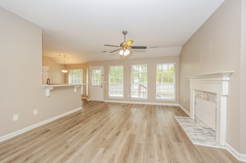 2,090/Mo, 171 Bill Stewart Blvd La Vergne, TN 37086 Living Room View 2