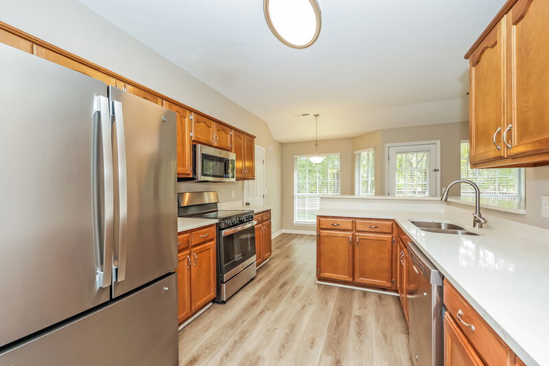 2,090/Mo, 171 Bill Stewart Blvd La Vergne, TN 37086 Kitchen View 2