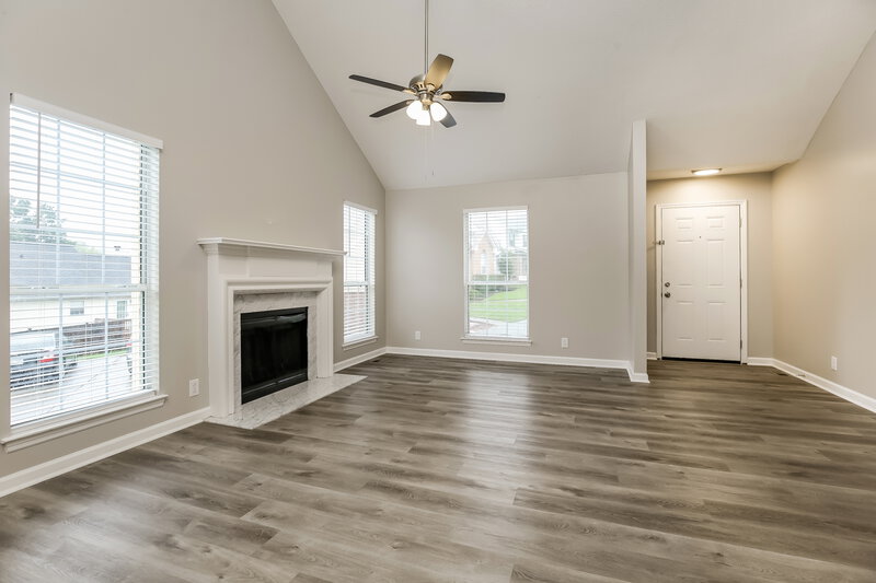 1,900/Mo, 1216 Danbury Ct Nashville, TN 37214 Living Room View 2