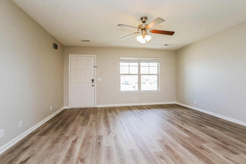 2,640/Mo, 1806 Warmingfield Dr Murfreesboro, TN 37127 Living Room View