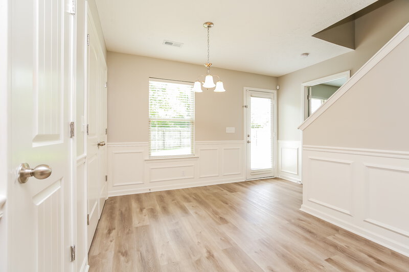 2,640/Mo, 1806 Warmingfield Dr Murfreesboro, TN 37127 Dining Room View 2