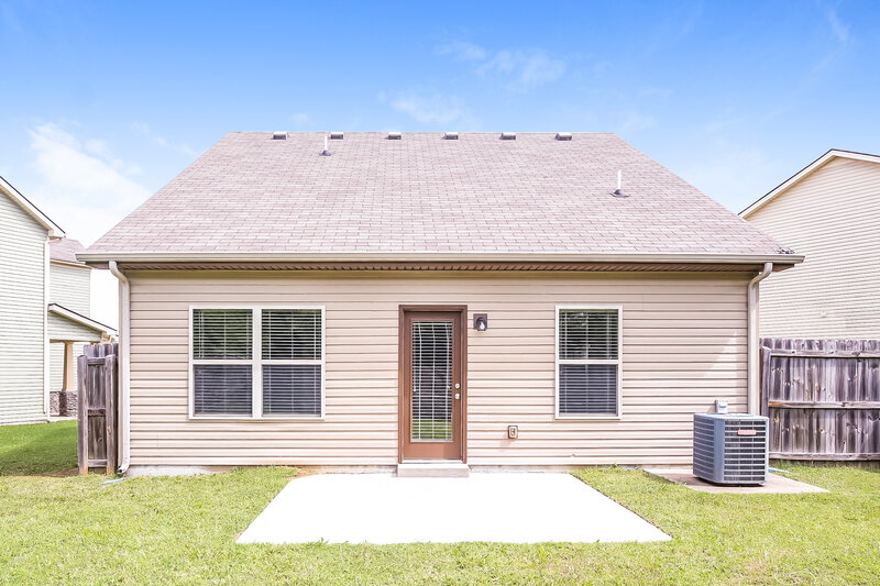 2,640/Mo, 1806 Warmingfield Dr Murfreesboro, TN 37127 Rear View