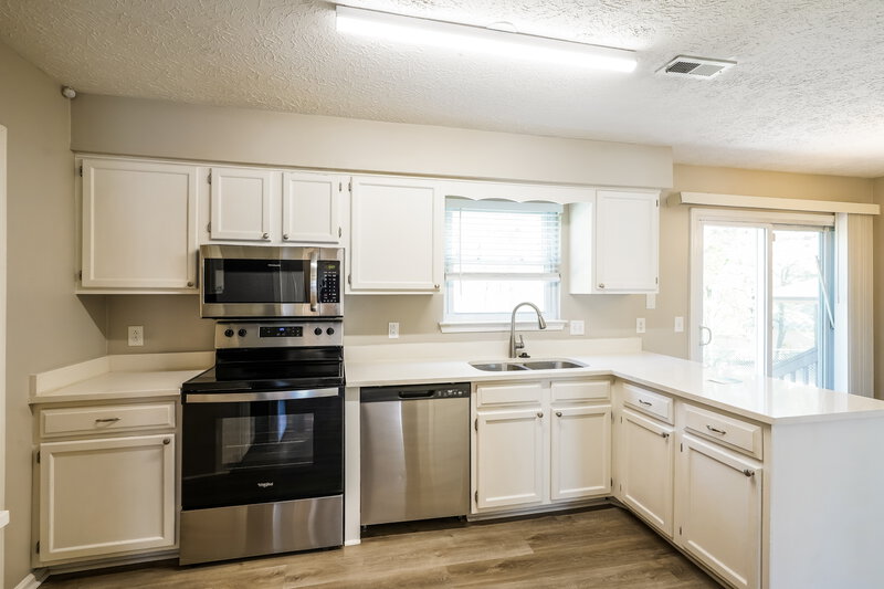 2,145/Mo, 824 Bishopsgate Rd Antioch, TN 37013 Kitchen View 2