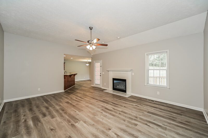 2,225/Mo, 4116 Highlander Ct Antioch, TN 37013 Living Room View 2