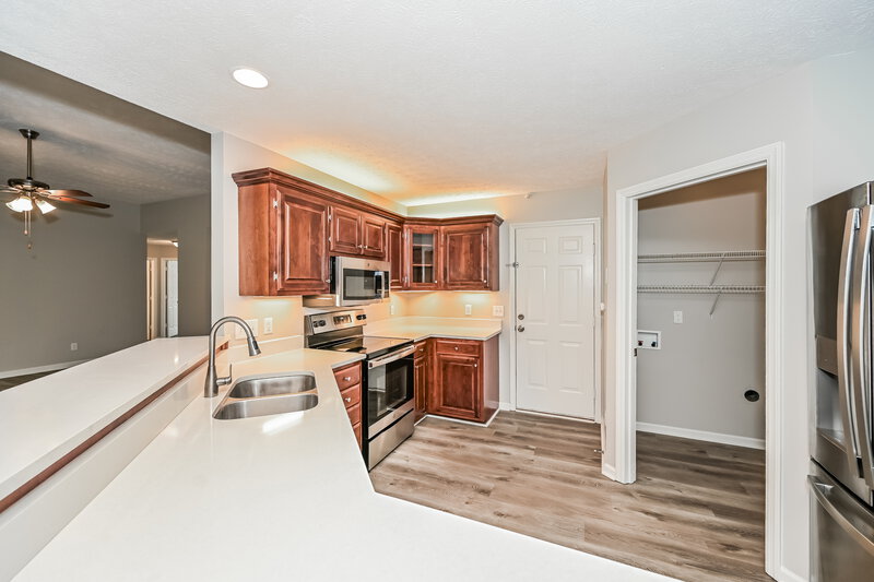 2,225/Mo, 4116 Highlander Ct Antioch, TN 37013 Kitchen View