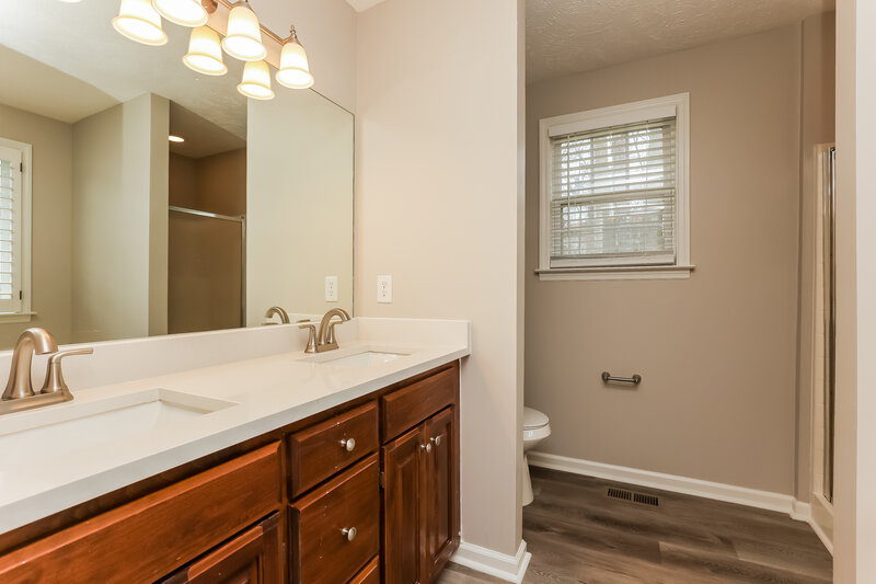 3,390/Mo, 4116 Highlander Ct Antioch, TN 37013 Main Bathroom View