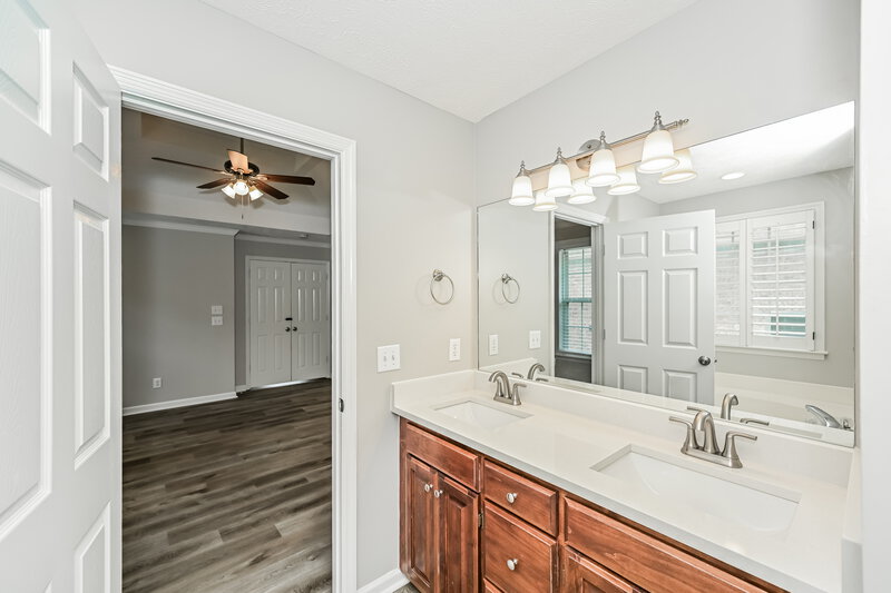 2,225/Mo, 4116 Highlander Ct Antioch, TN 37013 Main Bathroom View 2