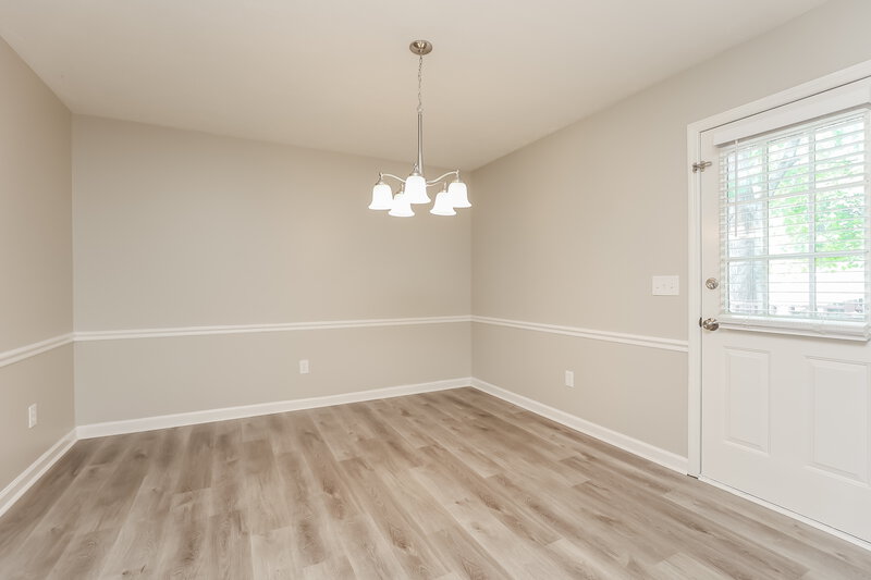 2,255/Mo, 101 Cedar Bend Ct La Vergne, TN 37086 Dining Room View 2