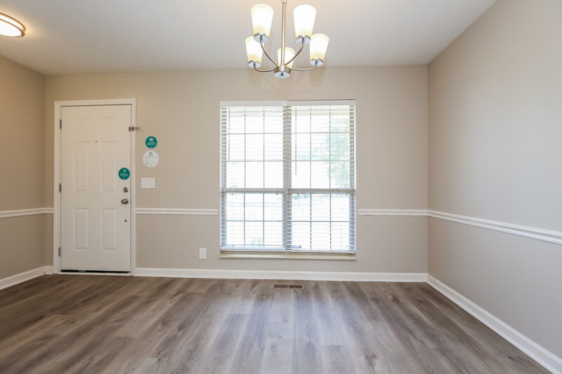 2,200/Mo, 404 Sorensen Way Madison, TN 37115 Dining Room View 2