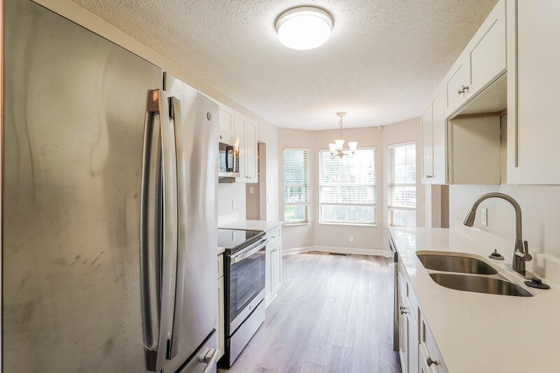 2,030/Mo, 404 Sorensen Way Madison, TN 37115 Kitchen View