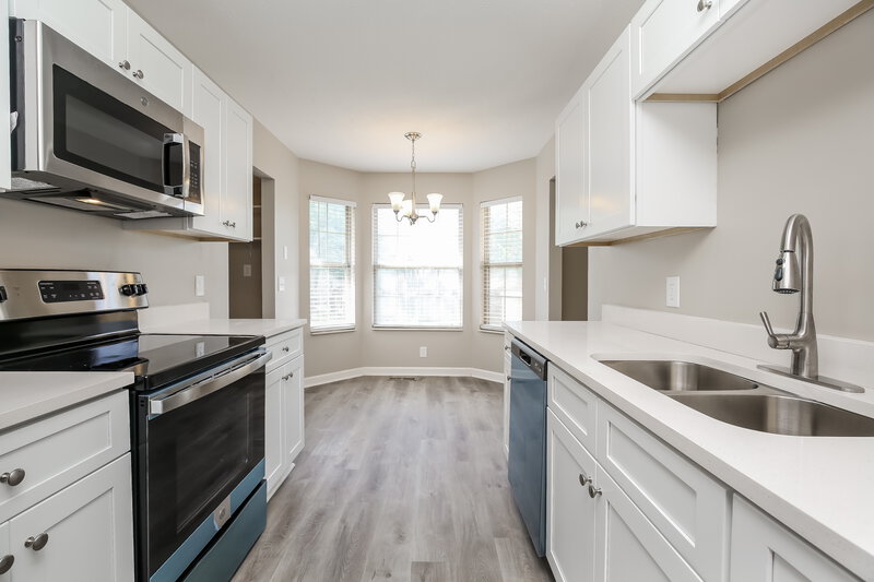 2,200/Mo, 404 Sorensen Way Madison, TN 37115 Kitchen View 3