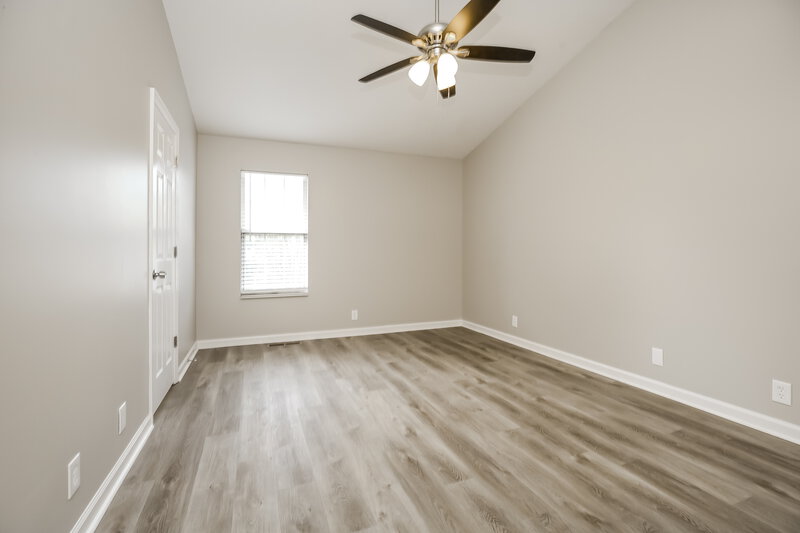 2,200/Mo, 404 Sorensen Way Madison, TN 37115 Main Bedroom View
