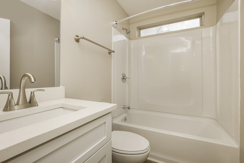 2,200/Mo, 404 Sorensen Way Madison, TN 37115 Bathroom View