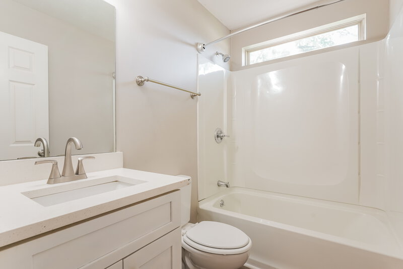 2,030/Mo, 404 Sorensen Way Madison, TN 37115 Bathroom View