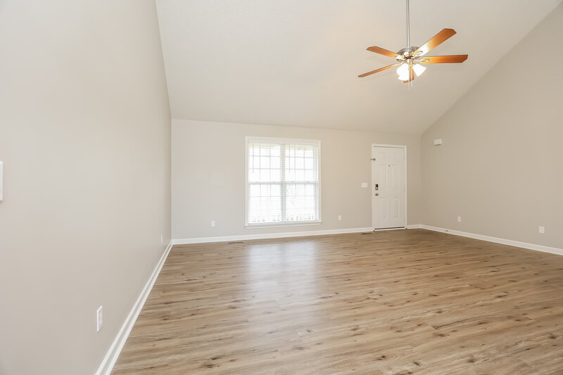 1,960/Mo, 6131 Steve Scarlett Pl La Vergne, TN 37086 Living Room View 2