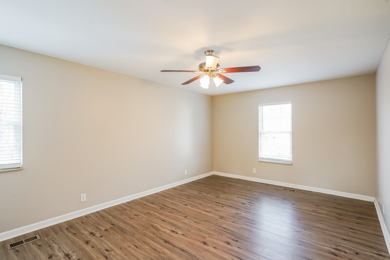 2,175/Mo, 113 Brockhampton Ct Goodlettsville, TN 37072 Main Bedroom View