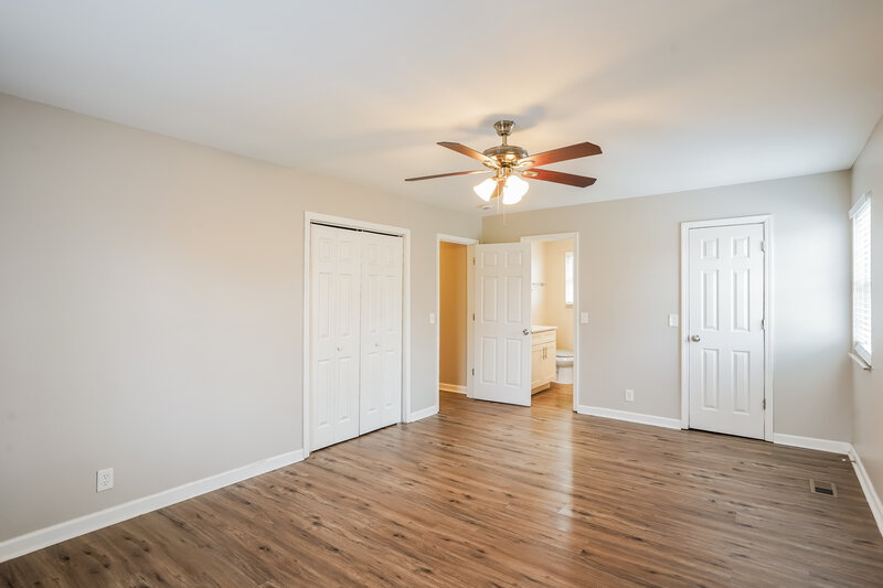 2,175/Mo, 113 Brockhampton Ct Goodlettsville, TN 37072 Main Bedroom View 2