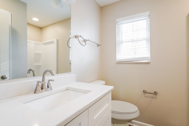 2,175/Mo, 113 Brockhampton Ct Goodlettsville, TN 37072 Main Bathroom View