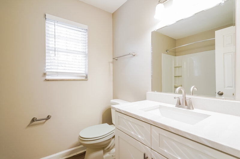 2,175/Mo, 113 Brockhampton Ct Goodlettsville, TN 37072 Bathroom View
