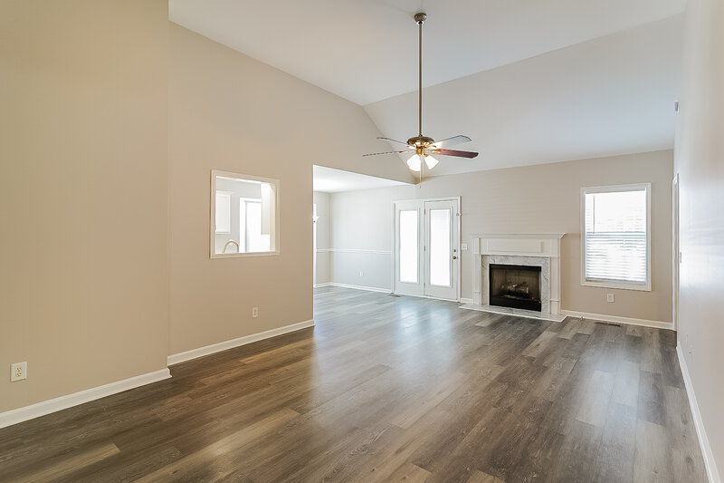 2,085/Mo, 116 Shady View Dr Hendersonville, TN 37075 Living Room View 2