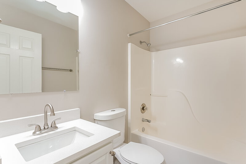 2,085/Mo, 116 Shady View Dr Hendersonville, TN 37075 Bathroom View